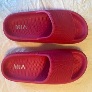 Mia Hot Pink Slides - size 7